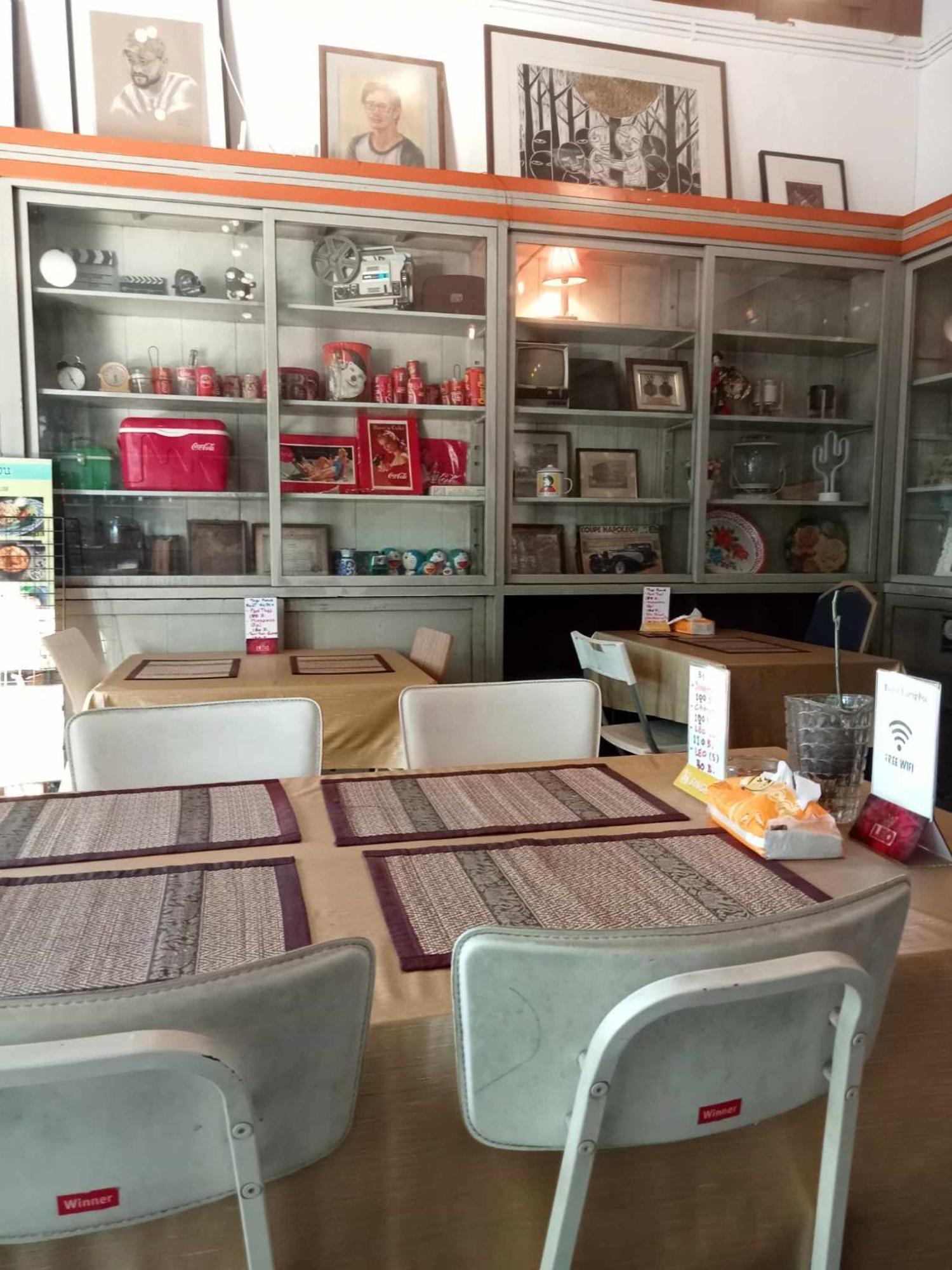 Bang Lumphu House&Bistro Lägenhet Bangkok Exteriör bild